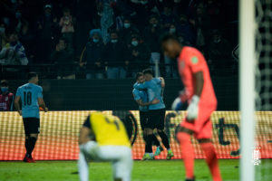 Em jogo truncado, Uruguai vence Equador com gol de Gaston Pereiro